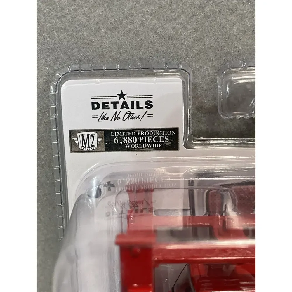 M2 Machines Red 1965 Ford Econoline Van R26 19-12 1:64 Model Kit